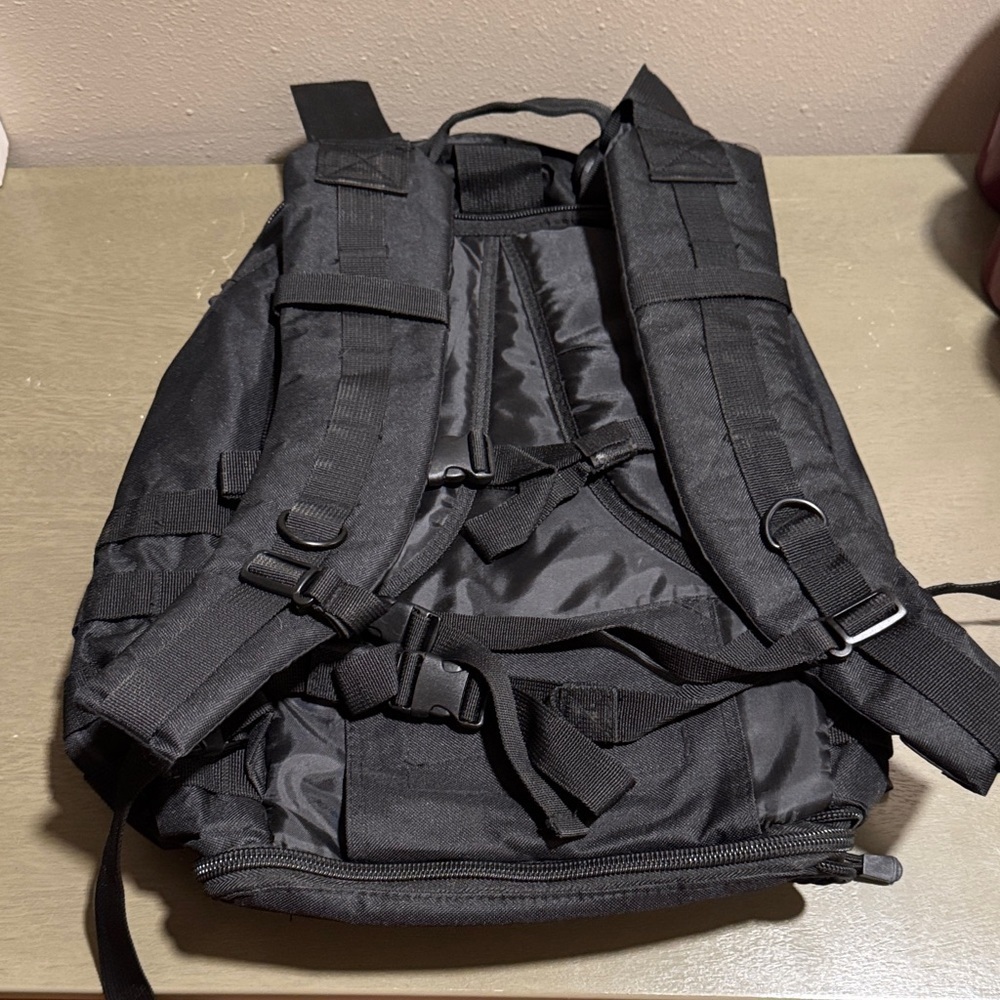 VISM Rugged Black Backpack - Picture 4 of 7